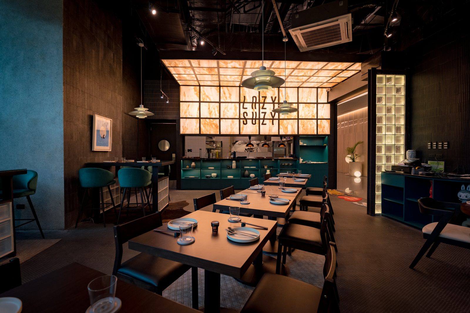 Lazy Suzy dining room